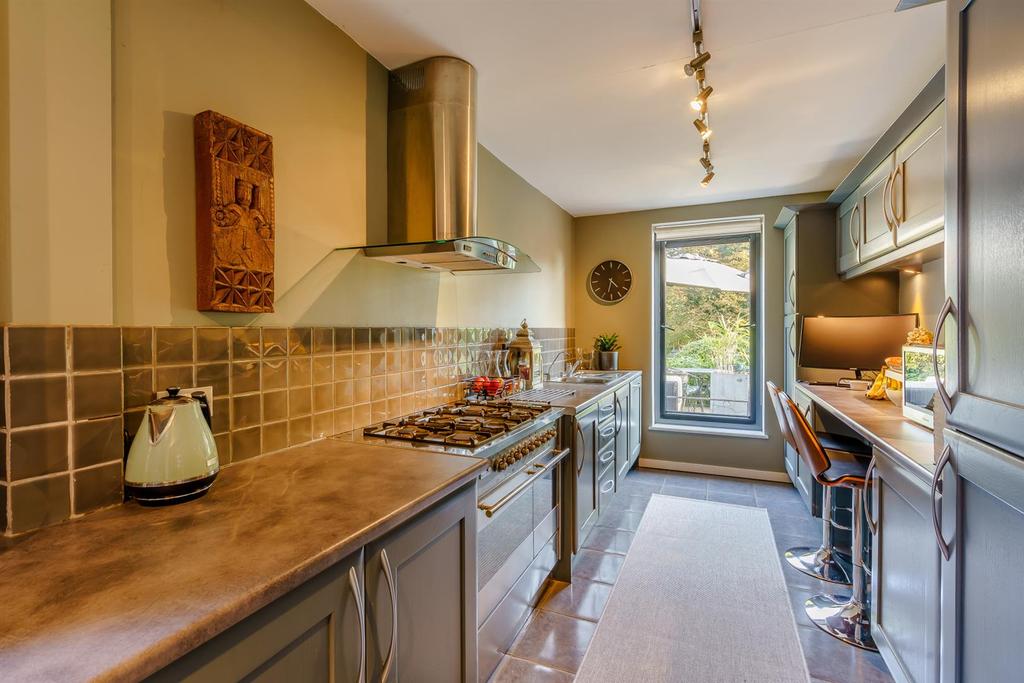 8481423-interior28.jpg