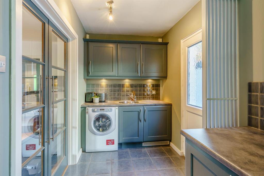8481423-interior31.jpg