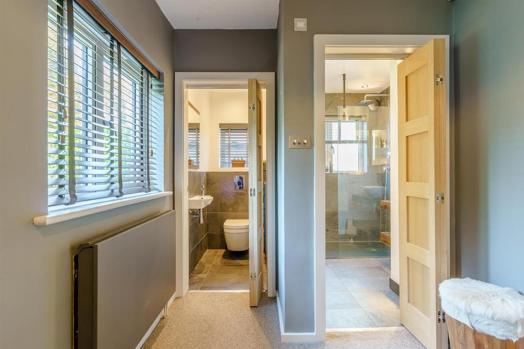 8481423-interior17.jpg