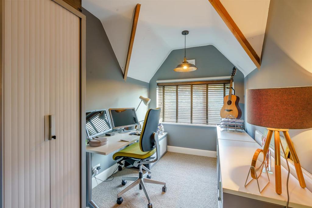 8481423-interior24.jpg