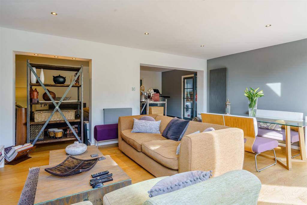 8481423-interior05.jpg