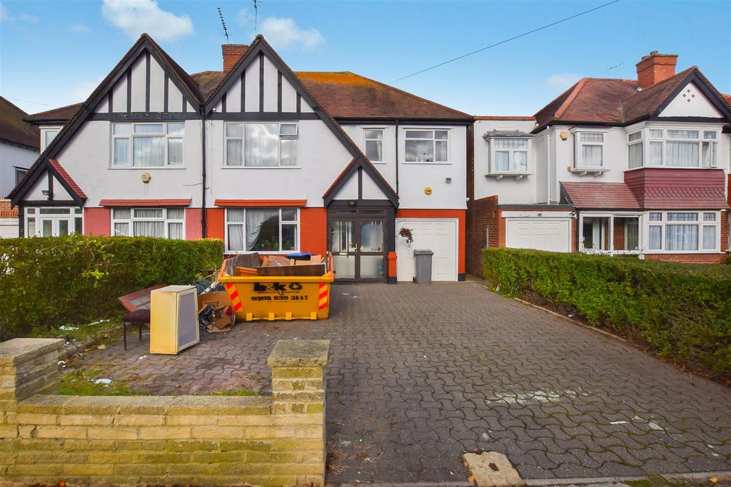 Norval Road, Wembley 4 bed semidetached house £2,100 pcm (£485 pw)