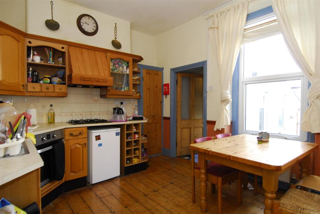 Desborough Road, Plymouth 3 bed house £347 pcm (£80 pw)