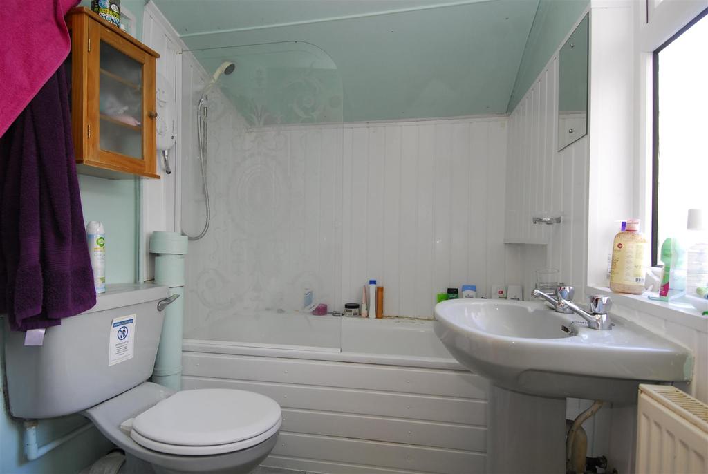 Desborough Road, Plymouth 3 bed house £347 pcm (£80 pw)
