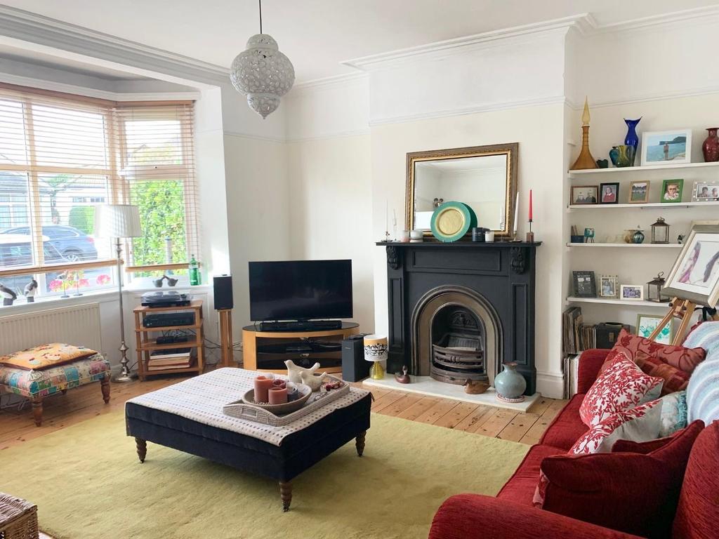 Tennis Road, Hove 3 bed terraced house £2,250 pcm (£519 pw)