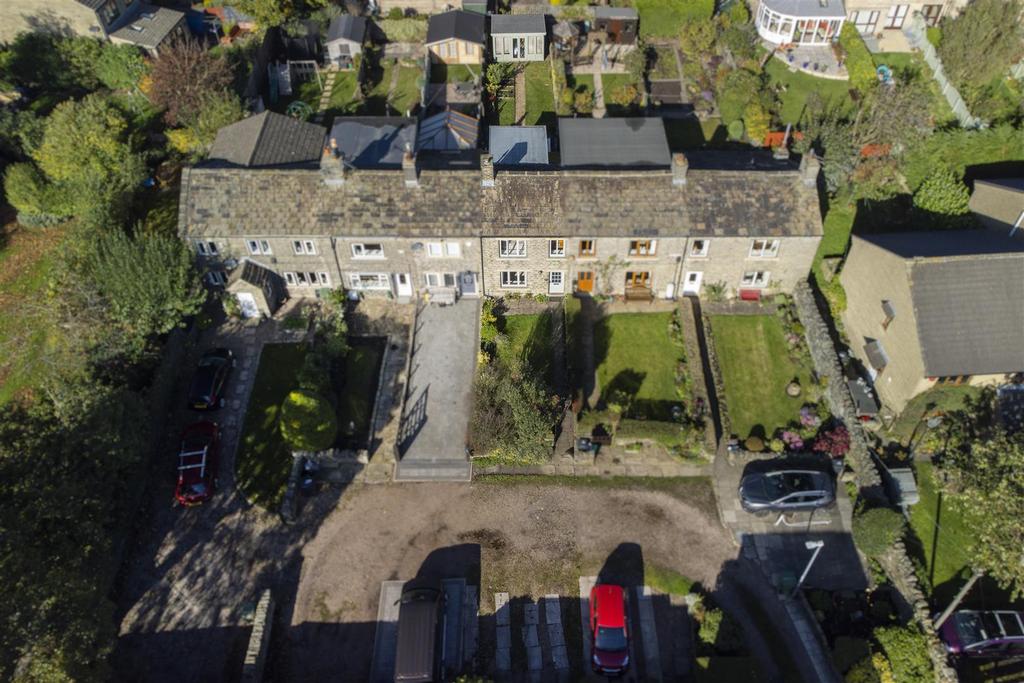 3 Gray Hall, Stainland, Halifax 3 bed terraced house £250,000