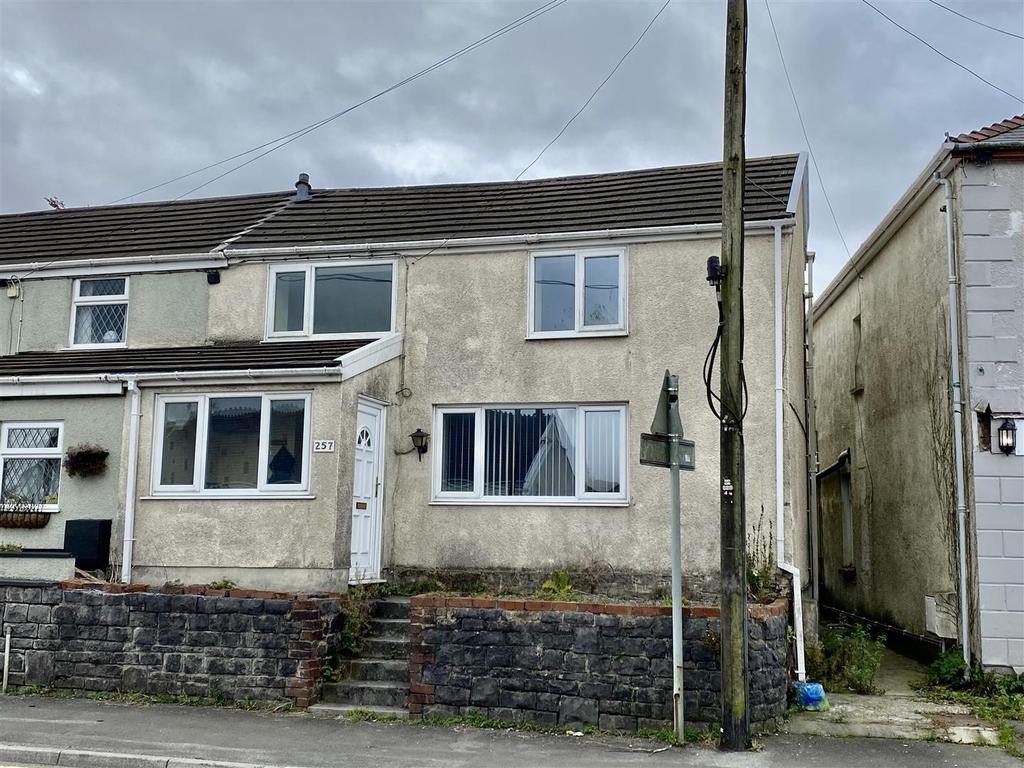 Cwmamman Road, Garnant, Ammanford 4 bed end of terrace house - £129,950