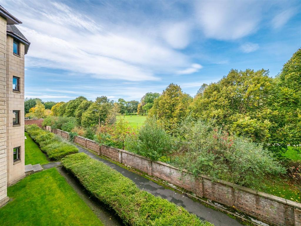 16/5 Balfour Place, Edinburgh, EH6 5DW 2 bed property £185,000
