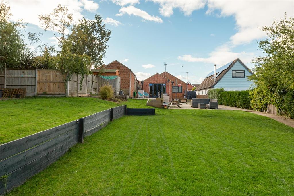 Valkyrie Avenue, Whitstable 4 bed detached bungalow £625,000