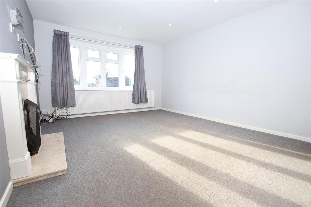 Thorndale Rise, Bradford 2 bed semidetached house £135,000