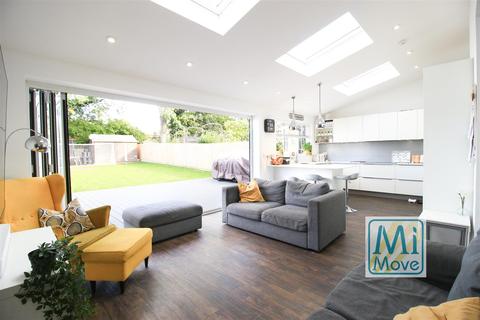 35 Downs Road, Sutton, SM2 5NR
