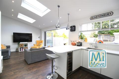 35 Downs Road, Sutton, SM2 5NR