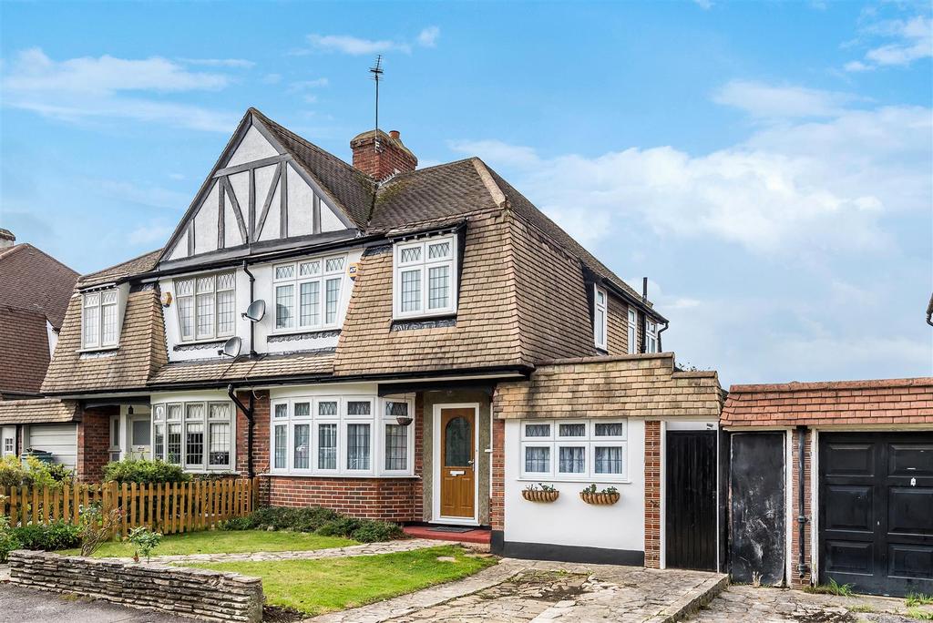 Berrylands, Surbiton 3 bed semidetached house £820,000
