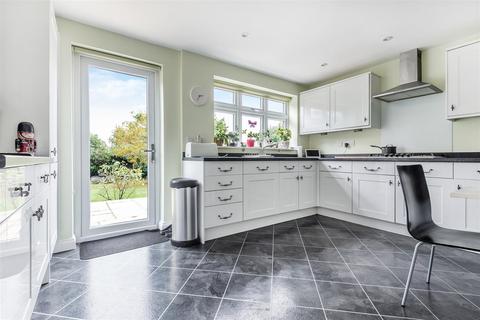 111 Berrylands, Surbiton, KT5 8JX