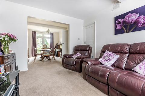 111 Berrylands, Surbiton, KT5 8JX