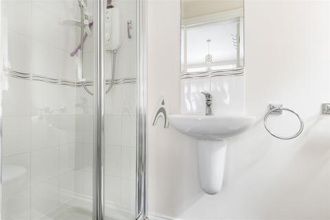 111 Berrylands, Surbiton, KT5 8JX