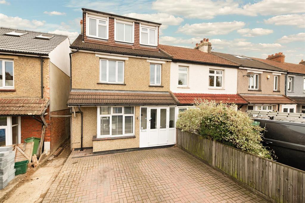 Malden Road, Cheam, Sutton 4 bed end of terrace house £575,000