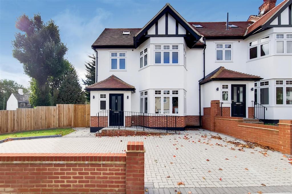Mayfield Avenue, North Finchley, N12 3 bed end of terrace house £