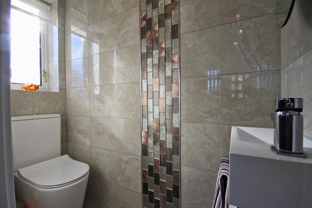 Contemporary WC