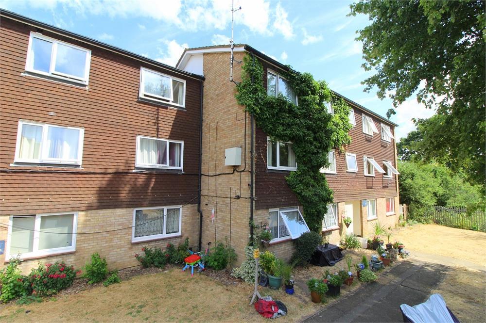 Holyrood Crescent, St Albans, Hertfordshire 1 bed flat £185,000