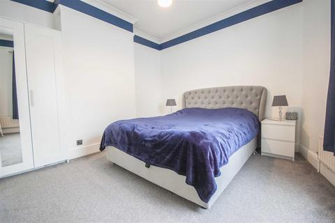 2 Meadowside, Chelmsford, CM2 6LN