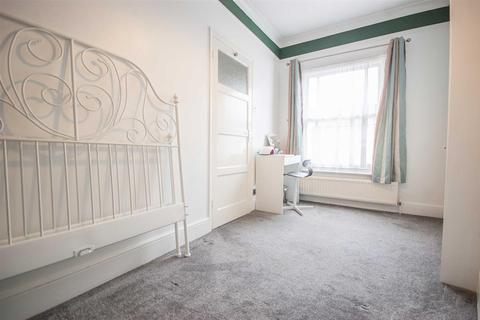 2 Meadowside, Chelmsford, CM2 6LN