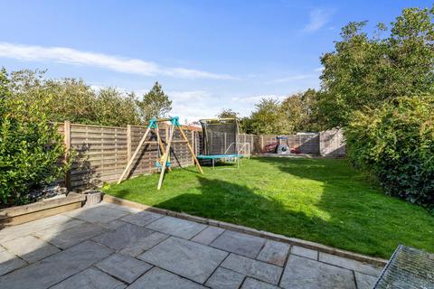 239 Faversham Road, Kennington, Ashford, TN24 9AJ