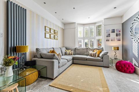 239 Faversham Road, Kennington, Ashford, TN24 9AJ