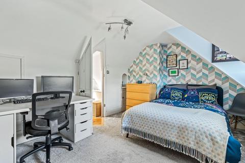 239 Faversham Road, Kennington, Ashford, TN24 9AJ