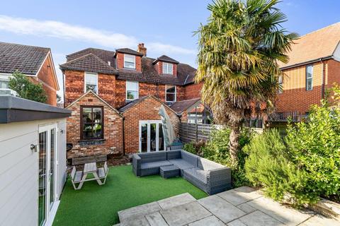 239 Faversham Road, Kennington, Ashford, TN24 9AJ