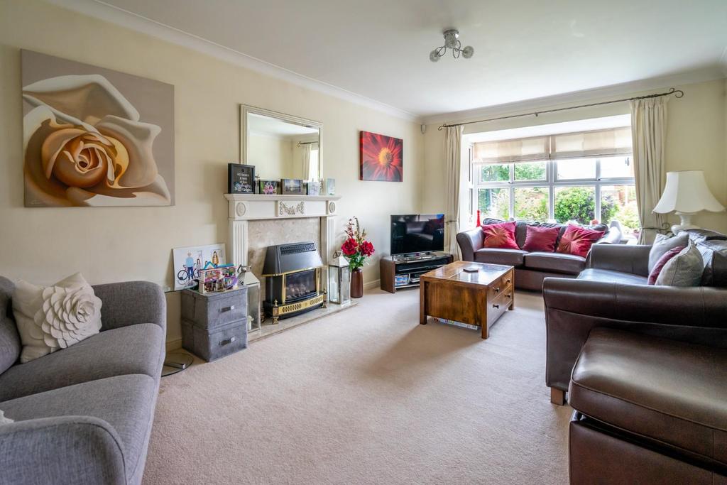 Millfield Gardens, Nether Poppleton... 5 bed detached house £500,000