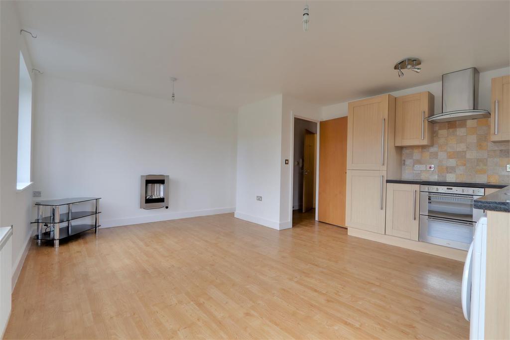 Griffiths Avenue, Cheltenham, GL51 1 bed apartment £700 pcm (£162 pw)
