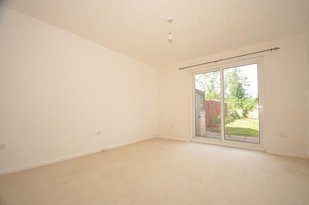 Ritch Road Snodland ME6 2 bed semidetached house £850 pcm (£196 pw)
