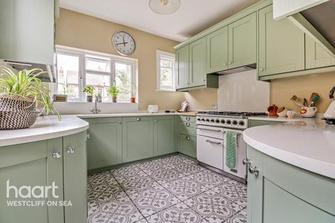 29 Albion Road, Westcliff-on-sea, SS0 7DP