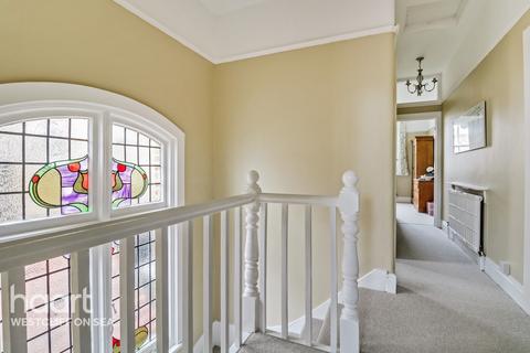 29 Albion Road, Westcliff-on-sea, SS0 7DP