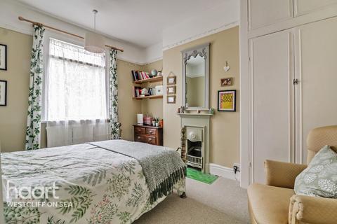 29 Albion Road, Westcliff-on-sea, SS0 7DP