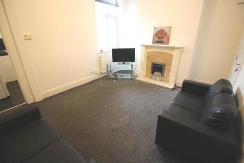 5 bedroom terraced house to rent, Nadine Street, Salford