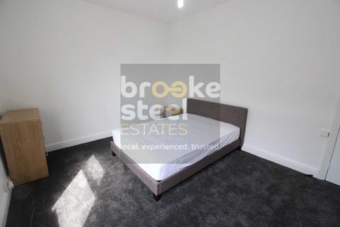 5 bedroom terraced house to rent, Nadine Street, Salford