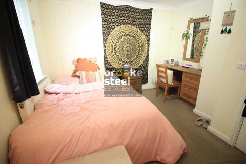 undefined, Bandy Fields Place, Broughton