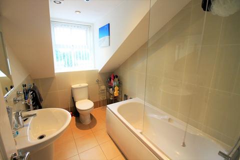 4 bedroom terraced house to rent, Bandy Fields Place, Broughton, Salford