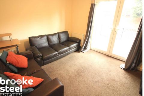 4 bedroom townhouse to rent, Bandy Fields Place, Salford