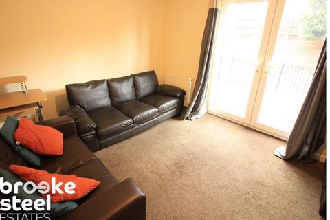 4 bedroom detached house to rent, Bandy Fields Place, Salford