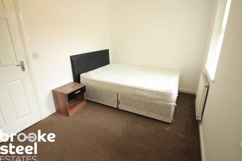 4 bedroom detached house to rent, Bandy Fields Place, Salford