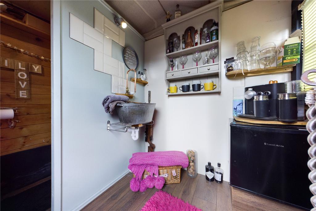 Garden Wc / Bar