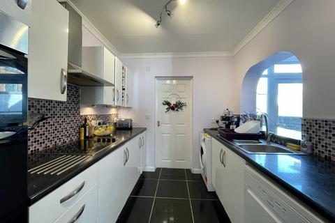24 Church Road, St Thomas, Exeter, EX2 9AZ