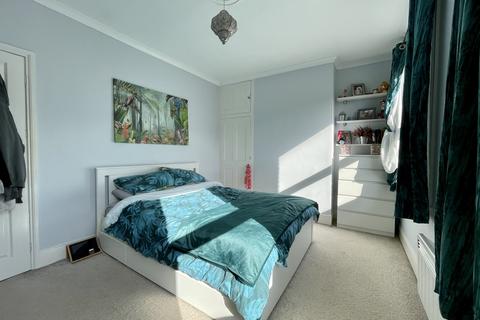 24 Church Road, St Thomas, Exeter, EX2 9AZ