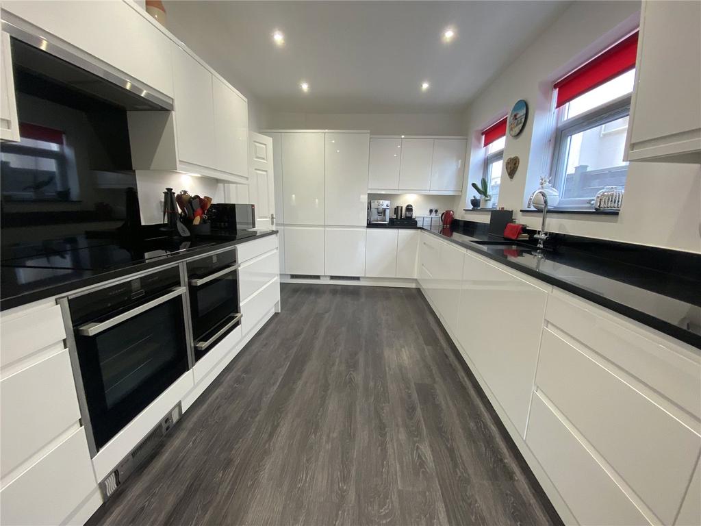 Palmerston Way, Alverstoke, Gosport... 4 bed detached house £650,000