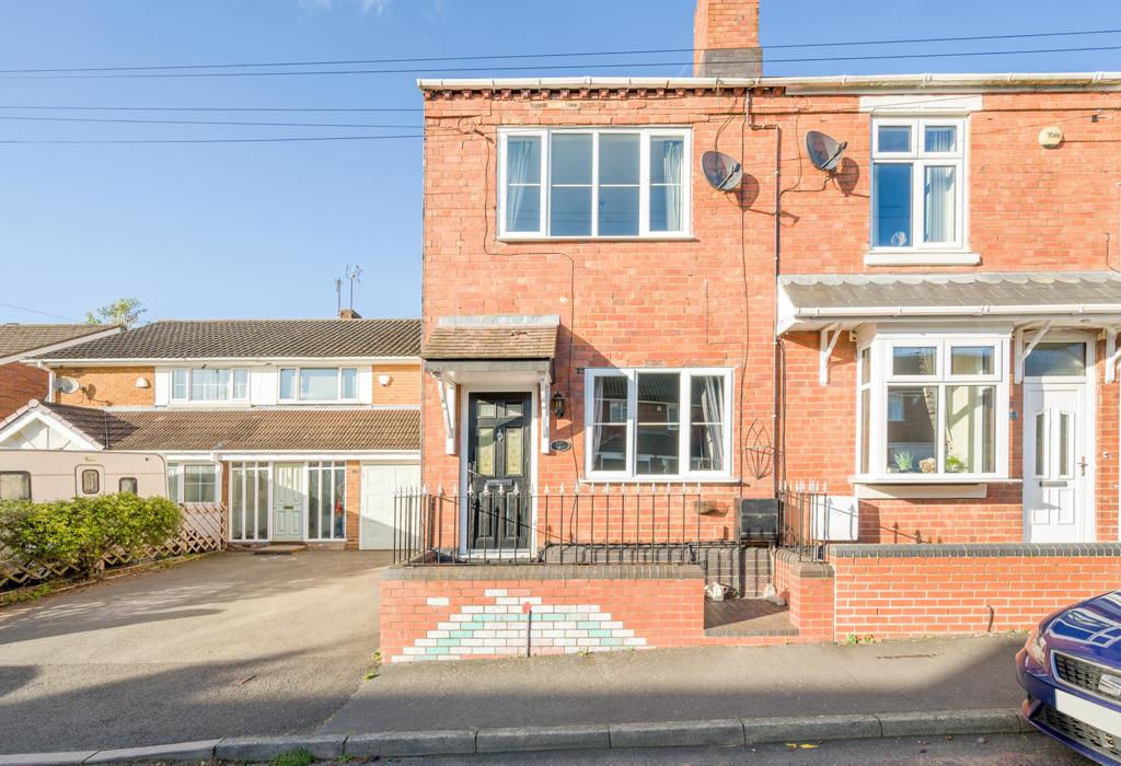 Queen Street, Wordsley, DY8 5QW 3 bed end of terrace house £215,000
