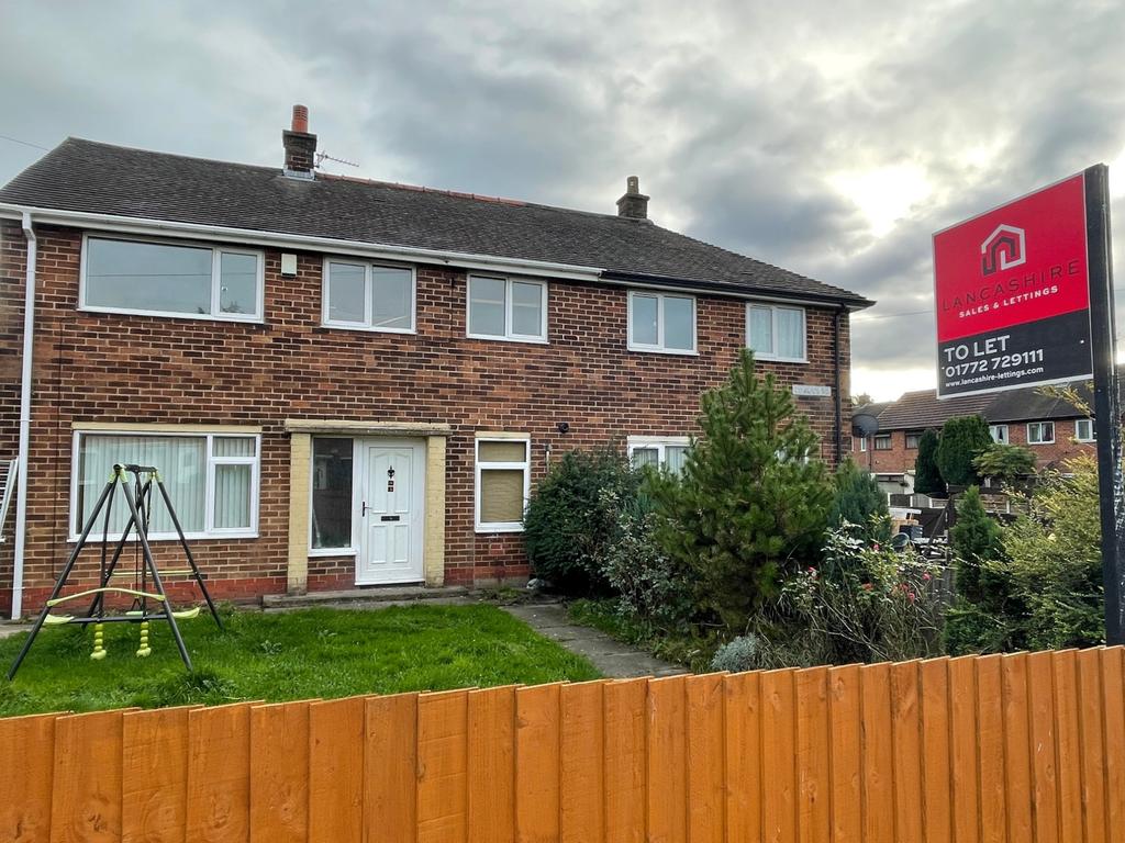 Gisburn Road, Preston, PR2 2 bed semidetached house £600 pcm (£138 pw)