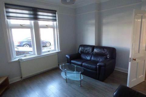 2 bedroom flat to rent, Glasgow Road, Bathgate, West Lothian, EH48